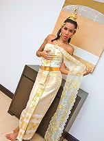 Irresistible Thai hottie makes an outstanding show