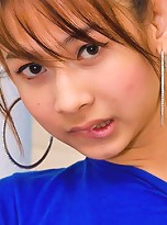 Mischievous ladyboy Zita stripping for a bone show