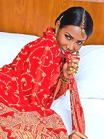 Exotic sexy tranny reveals the taste of India
